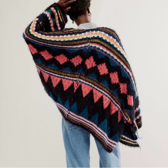 NEW Free People Running Wild Bohemian Fringe Poncho Black Lightning Combo M L - Picture 3 of 13